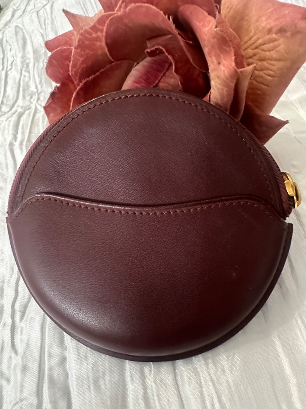 Cartier Burgundy Leather Round Coin Pouch with Gold Zip Pull - Picture 4 of 8